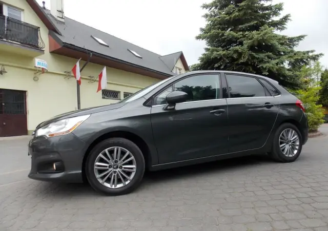 CITROËN C4 1.6 VTi Attraction