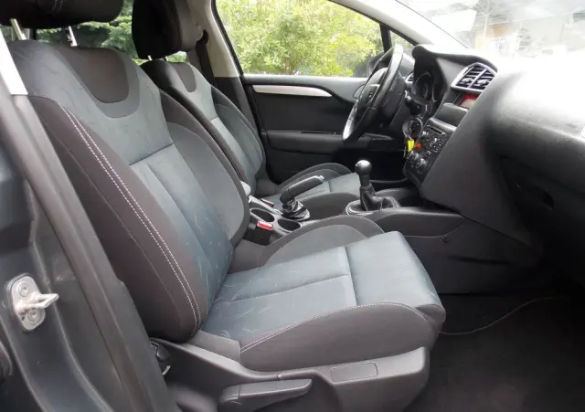 CITROËN C4 1.6 VTi Attraction