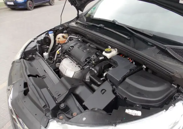 CITROËN C4 1.6 VTi Attraction