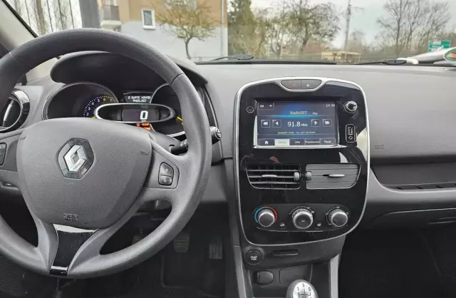 RENAULT Clio 