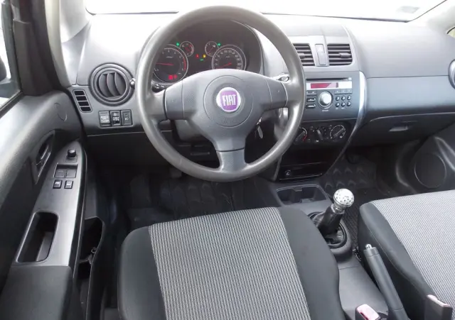 FIAT Sedici 1.6 16V 4x2 Easy