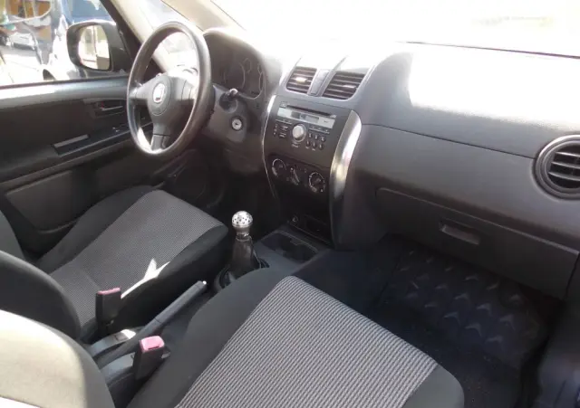 FIAT Sedici 1.6 16V 4x2 Easy