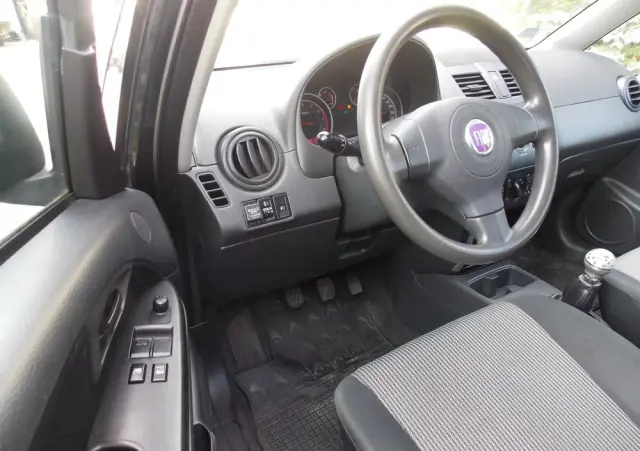 FIAT Sedici 1.6 16V 4x2 Easy