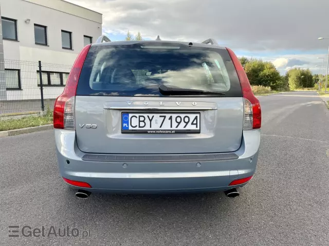 VOLVO V50 