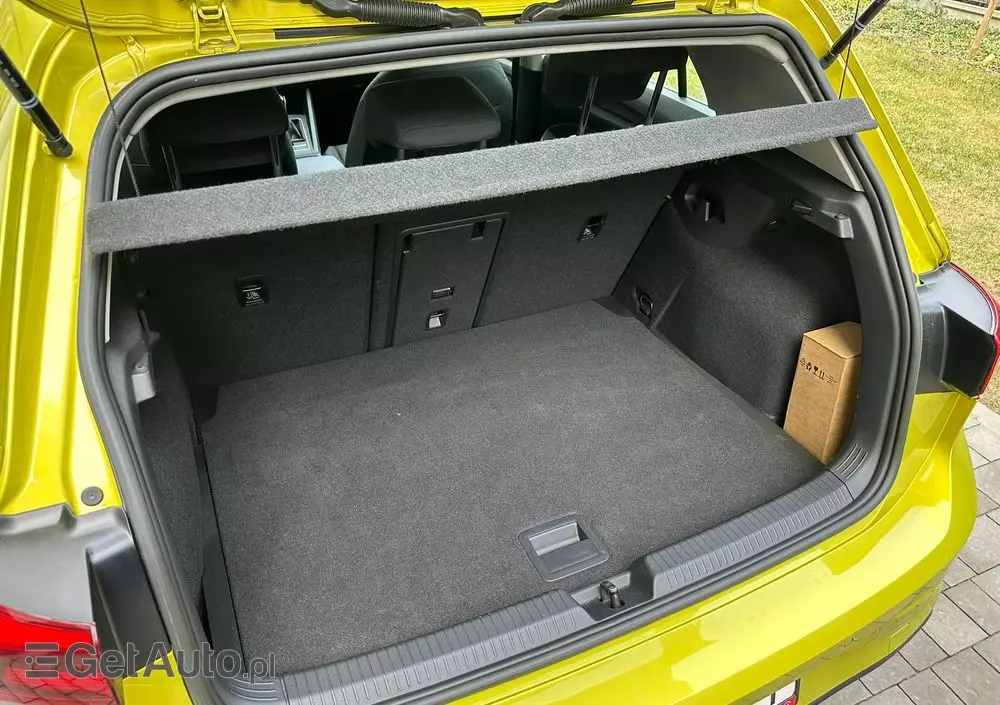 VOLKSWAGEN Golf VIII 1.0 TSI Life