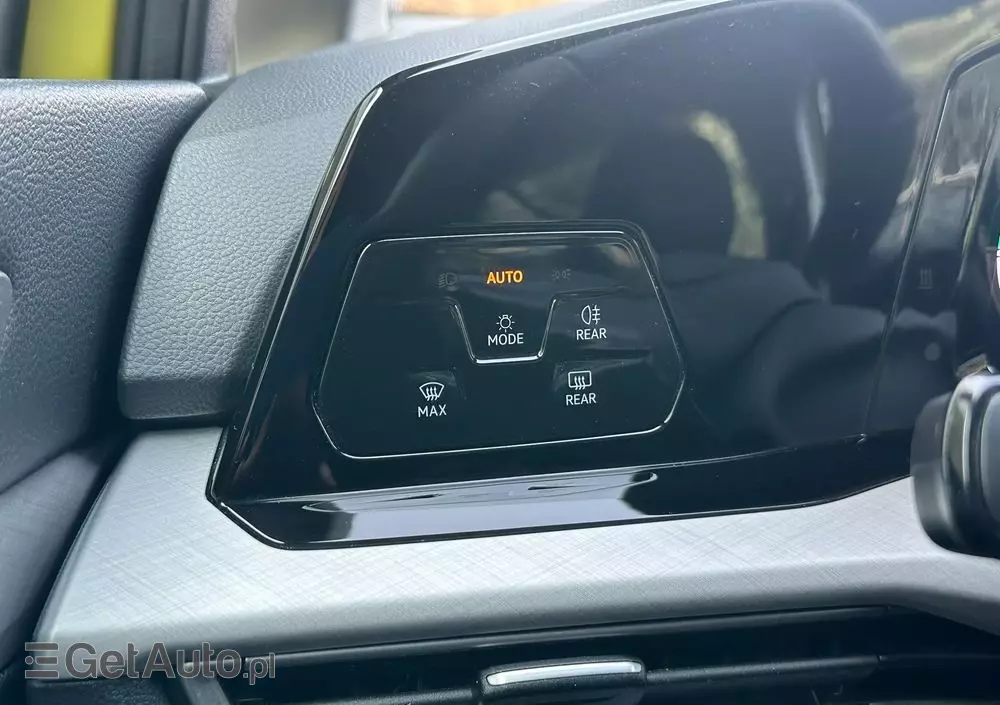 VOLKSWAGEN Golf VIII 1.0 TSI Life