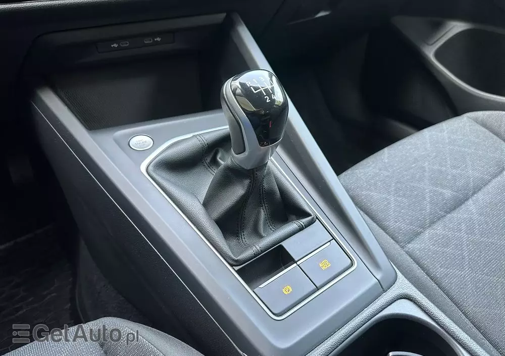 VOLKSWAGEN Golf VIII 1.0 TSI Life