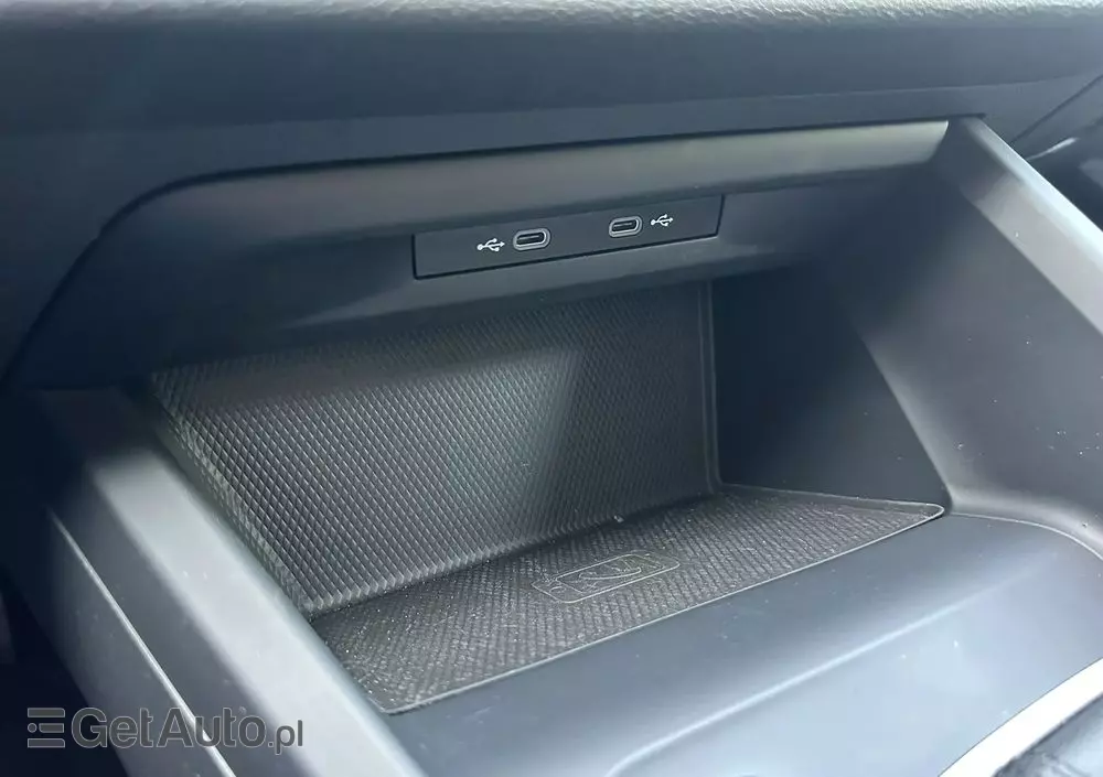 VOLKSWAGEN Golf VIII 1.0 TSI Life