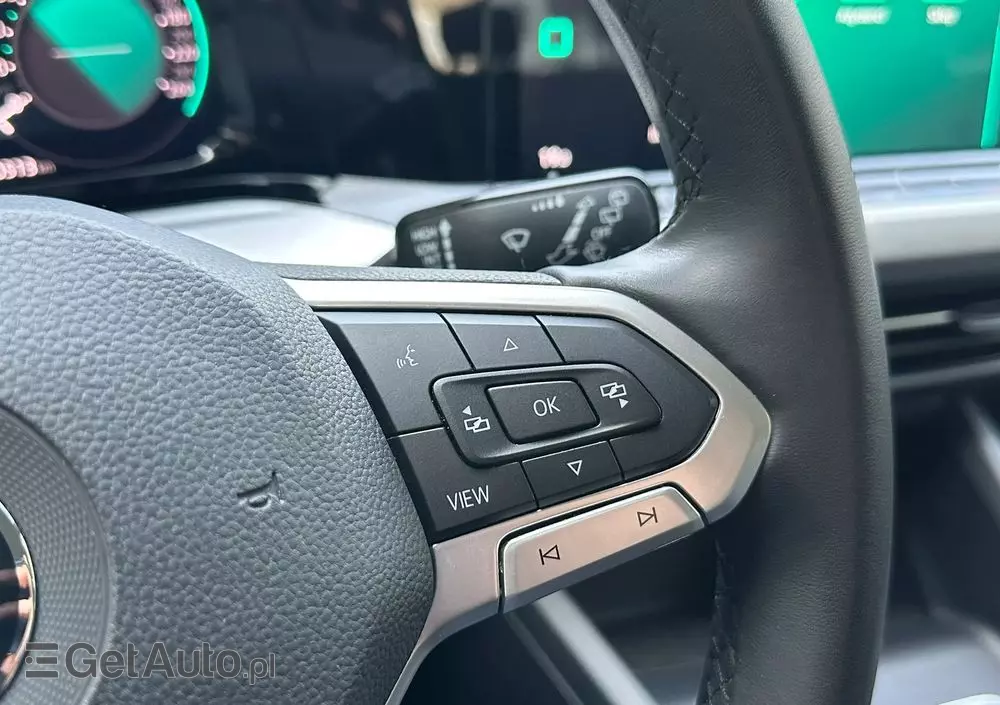 VOLKSWAGEN Golf VIII 1.0 TSI Life