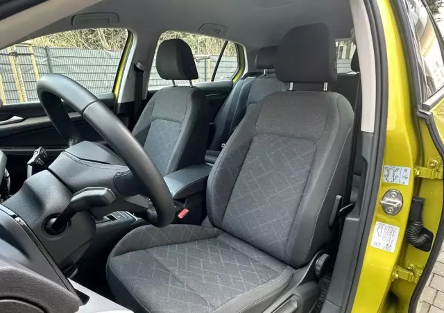 VOLKSWAGEN Golf VIII 1.0 TSI Life