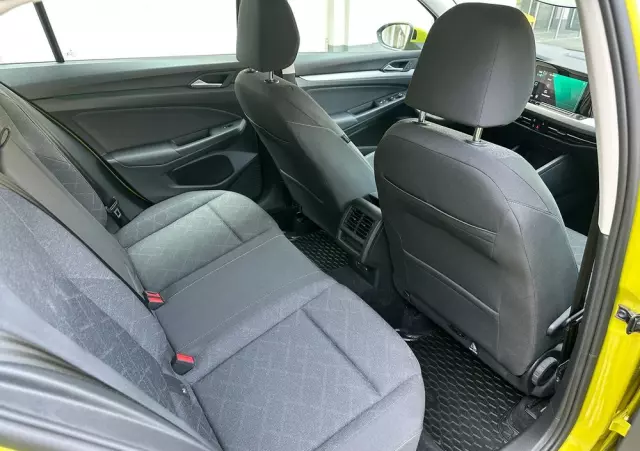 VOLKSWAGEN Golf VIII 1.0 TSI Life