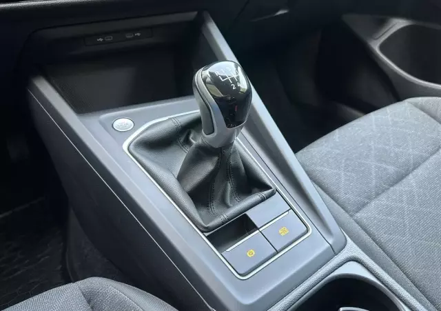 VOLKSWAGEN Golf VIII 1.0 TSI Life