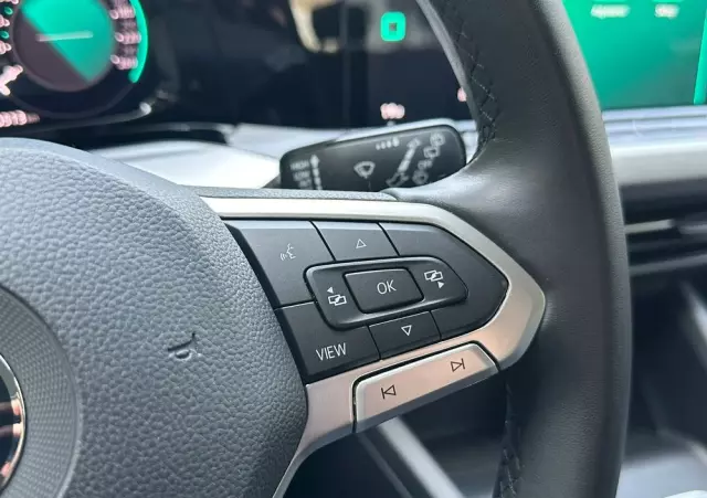 VOLKSWAGEN Golf VIII 1.0 TSI Life