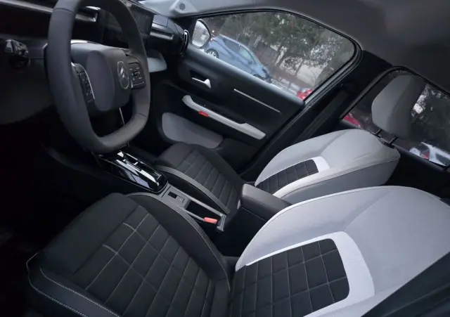 CITROËN C3 EV113 Comfort Range 44.8kWh Business