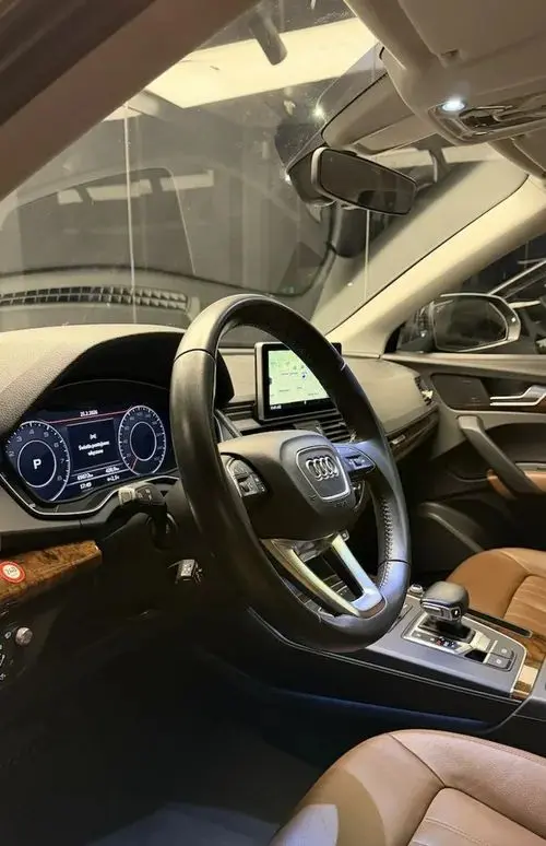 AUDI Q5 