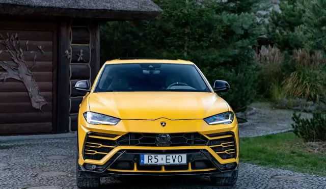 LAMBORGHINI Urus 4.0 V8 (650 KM) 4WD Automatic
