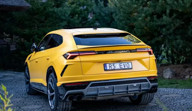 LAMBORGHINI Urus 4.0 V8 (650 KM) 4WD Automatic