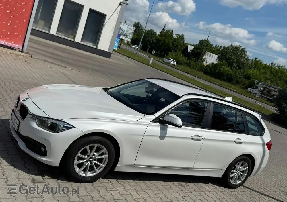 BMW Seria 3 318d M Sport Shadow