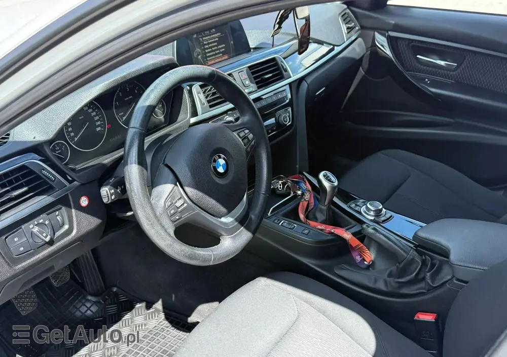 BMW Seria 3 318d M Sport Shadow