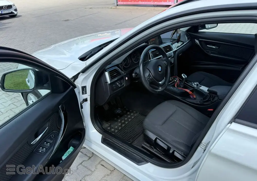 BMW Seria 3 318d M Sport Shadow