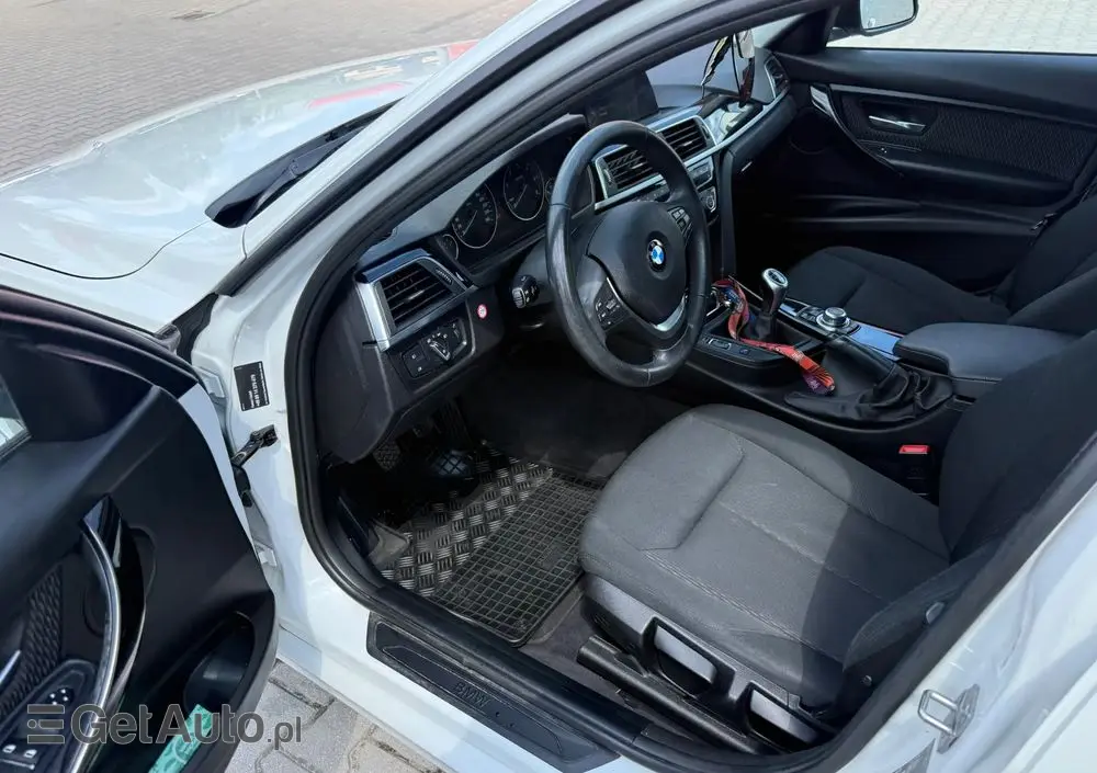 BMW Seria 3 318d M Sport Shadow