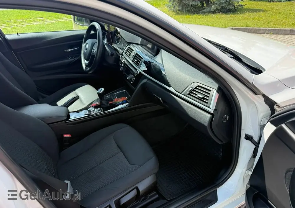 BMW Seria 3 318d M Sport Shadow