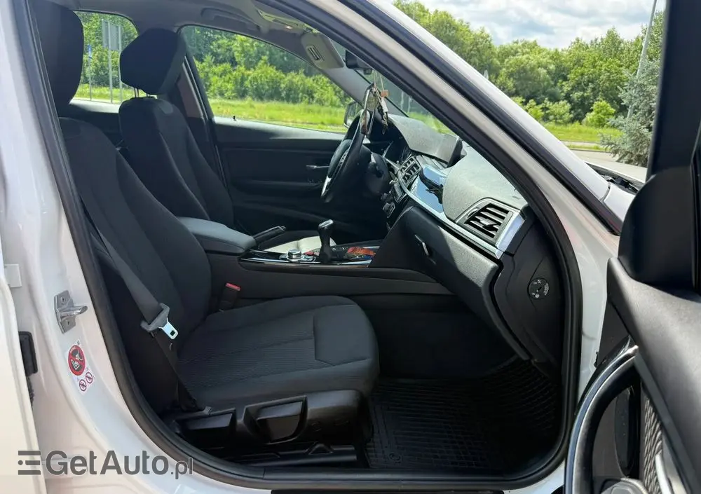 BMW Seria 3 318d M Sport Shadow