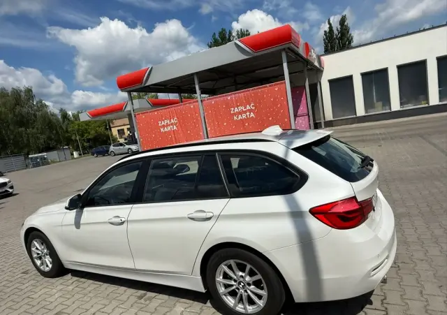 BMW Seria 3 318d M Sport Shadow