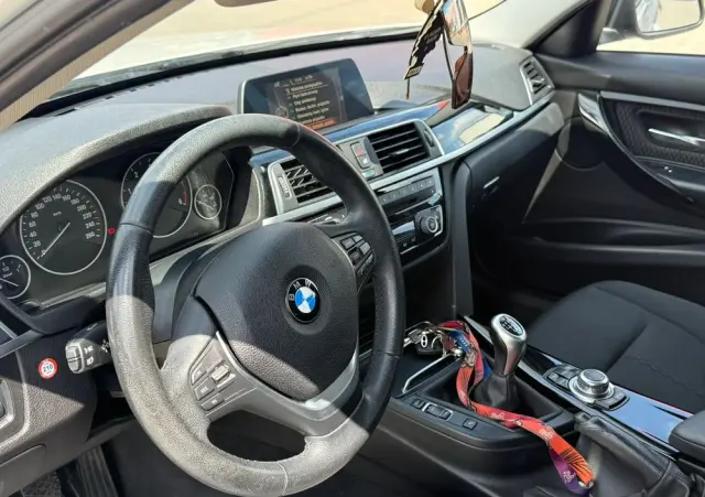 BMW Seria 3 318d M Sport Shadow