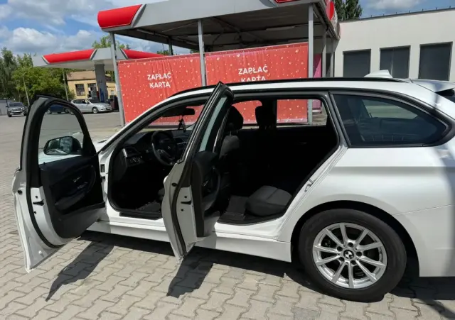 BMW Seria 3 318d M Sport Shadow