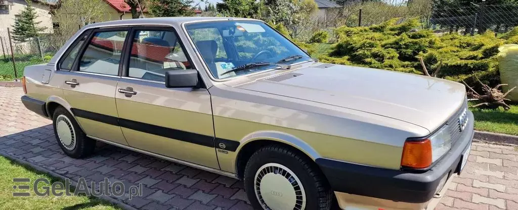 AUDI 80 