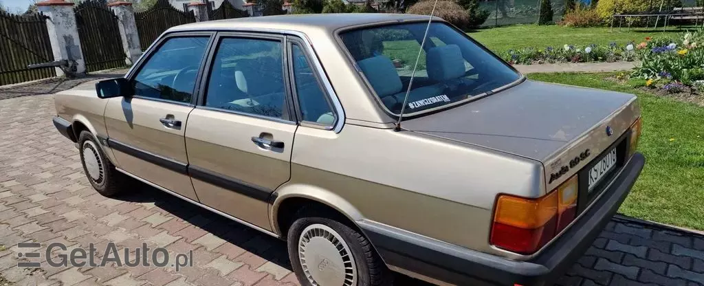 AUDI 80 
