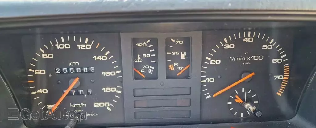 AUDI 80 
