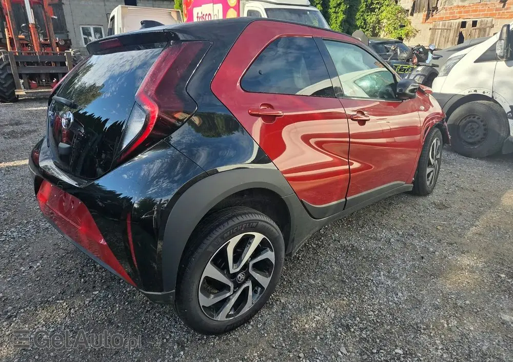 TOYOTA Aygo X 1.0 VVT-i Selection CVT