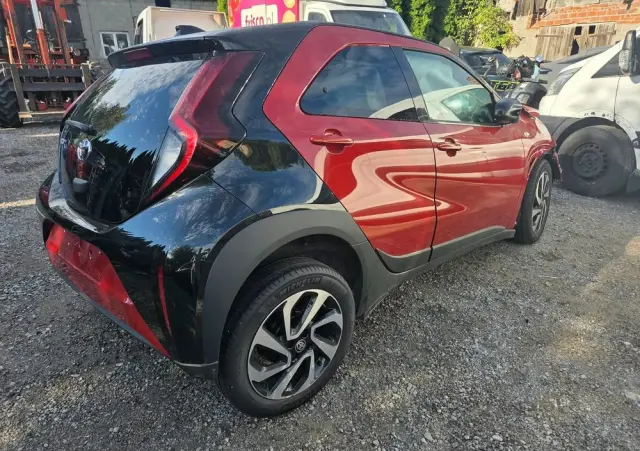 TOYOTA Aygo X 1.0 VVT-i Selection CVT