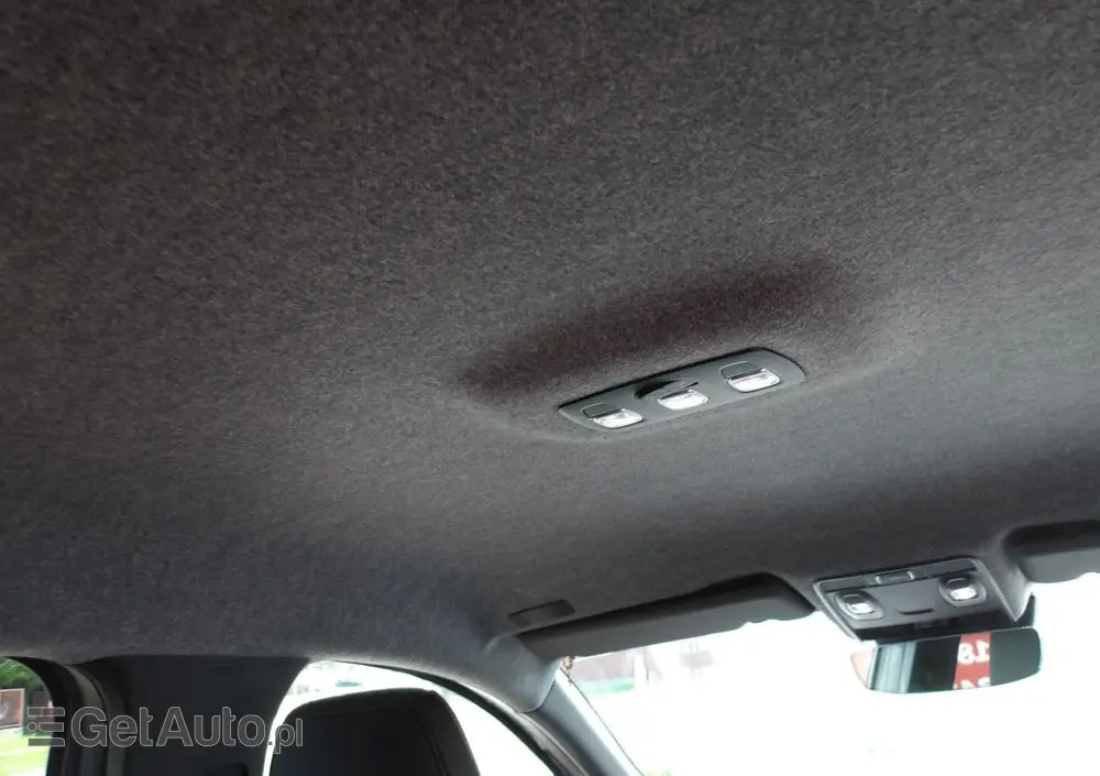 RENAULT Captur 1.3 TCe Intens EDC