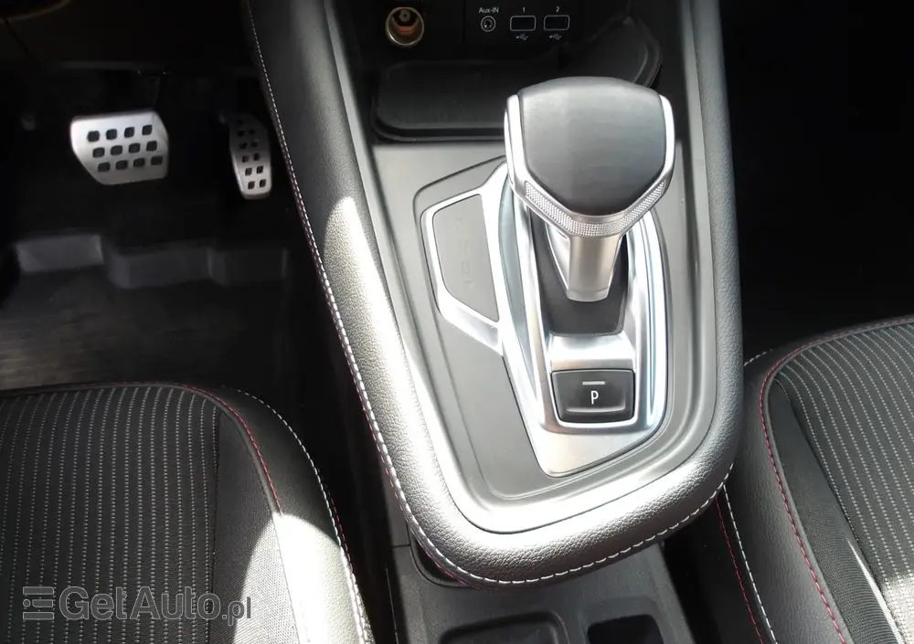 RENAULT Captur 1.3 TCe Intens EDC