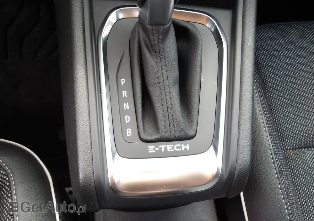 RENAULT Captur 1.3 TCe Intens EDC