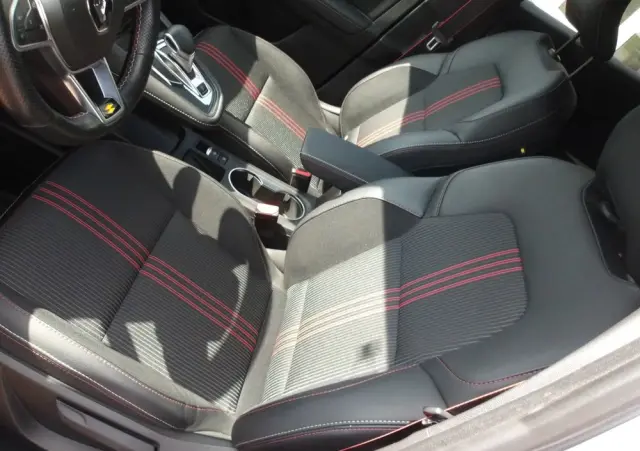 RENAULT Captur 1.3 TCe Intens EDC