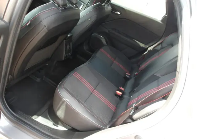 RENAULT Captur 1.3 TCe Intens EDC