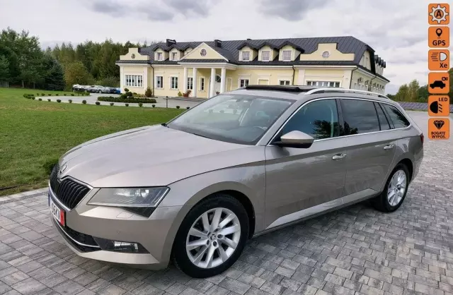 SKODA Superb 