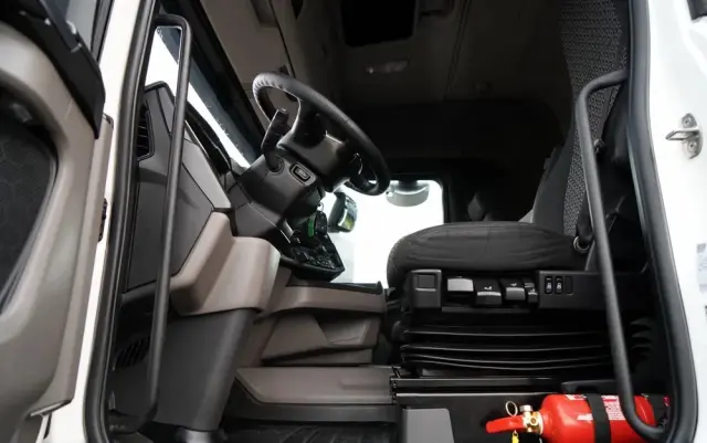 SCANIA R 450 / RETARDER / NISKA KABINA / 