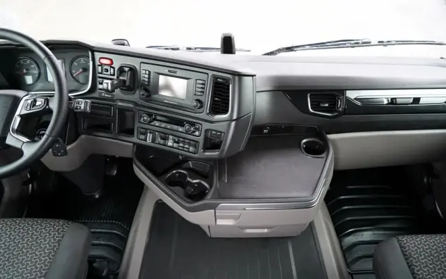 SCANIA R 450 / RETARDER / NISKA KABINA / 