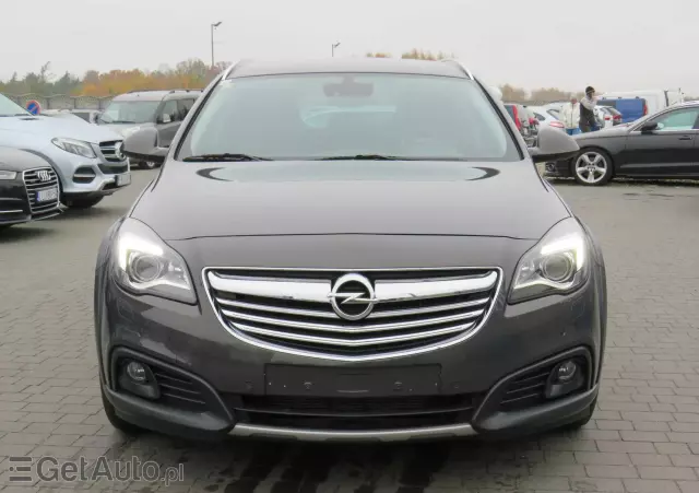 OPEL Insignia 2.0 CDTI Country Tourer