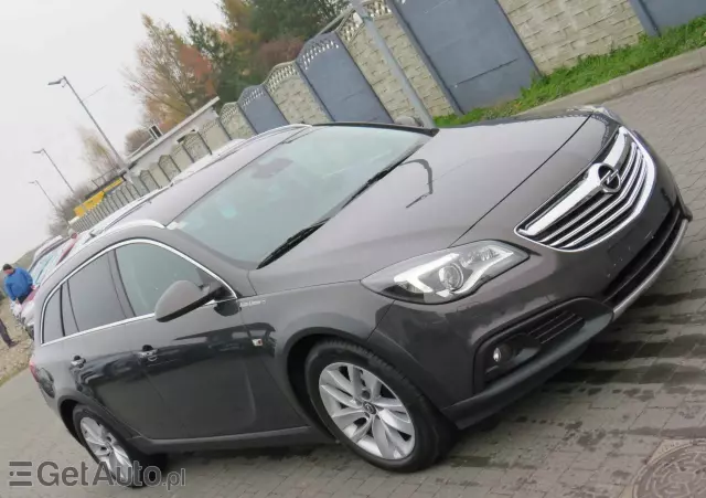 OPEL Insignia 2.0 CDTI Country Tourer