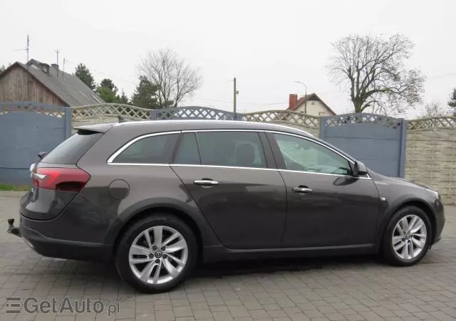 OPEL Insignia 2.0 CDTI Country Tourer