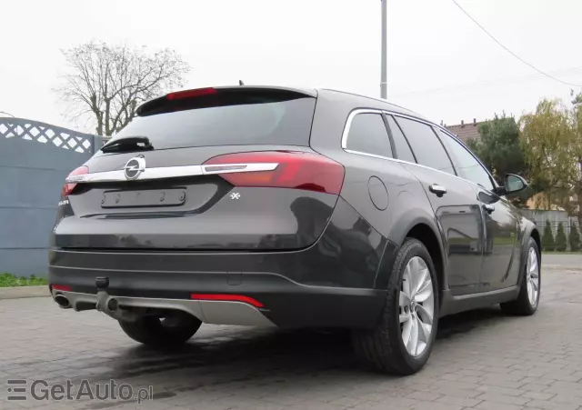 OPEL Insignia 2.0 CDTI Country Tourer