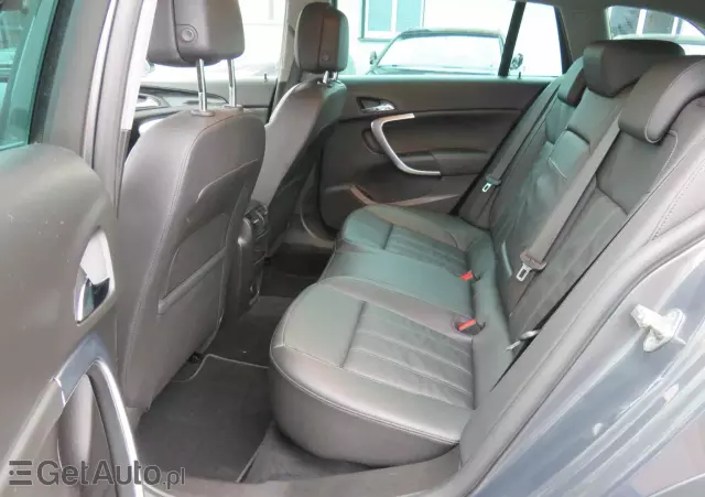 OPEL Insignia 2.0 CDTI Country Tourer