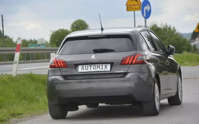 PEUGEOT 308 1.5 BlueHDi Business Line S&S