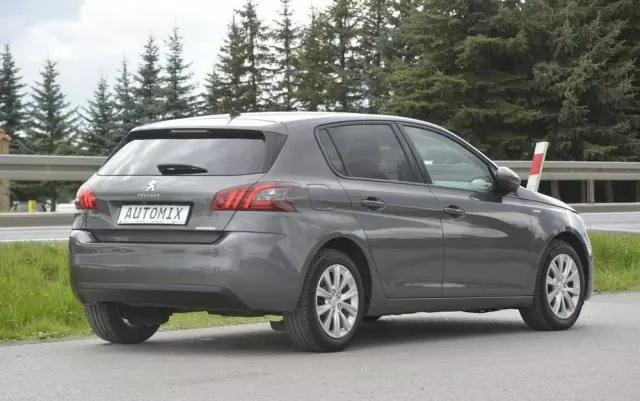 PEUGEOT 308 1.5 BlueHDi Business Line S&S